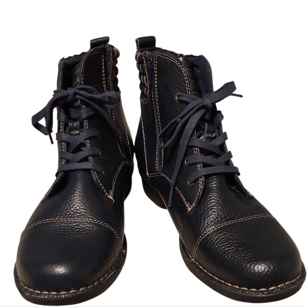 Clarks Whistle Bea Pebbled Leather Ankle Boots  Black US 9.5